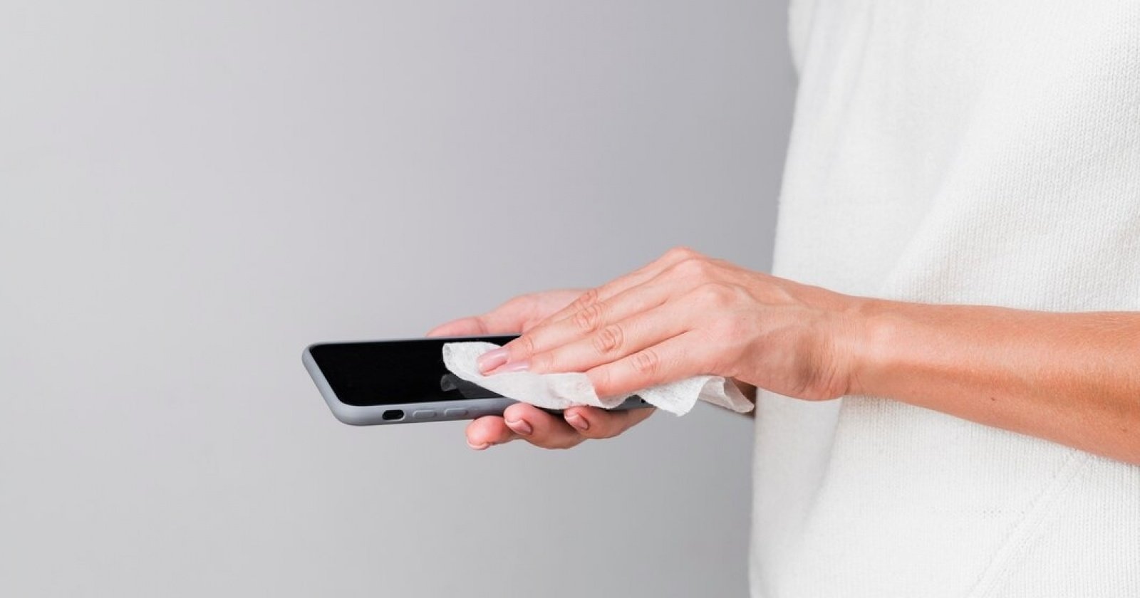 Cara Membersihkan HP: Dari Debu di Layar sampai Sampah di Memori