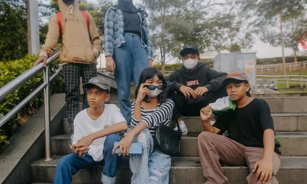 Tutorial Jadi Anak Gaul 2025: Harus Nyasar di Dunia Nyata Dulu 1 Tutorial Jadi Anak Gaul 2025: Harus Nyasar di Dunia Nyata Dulu